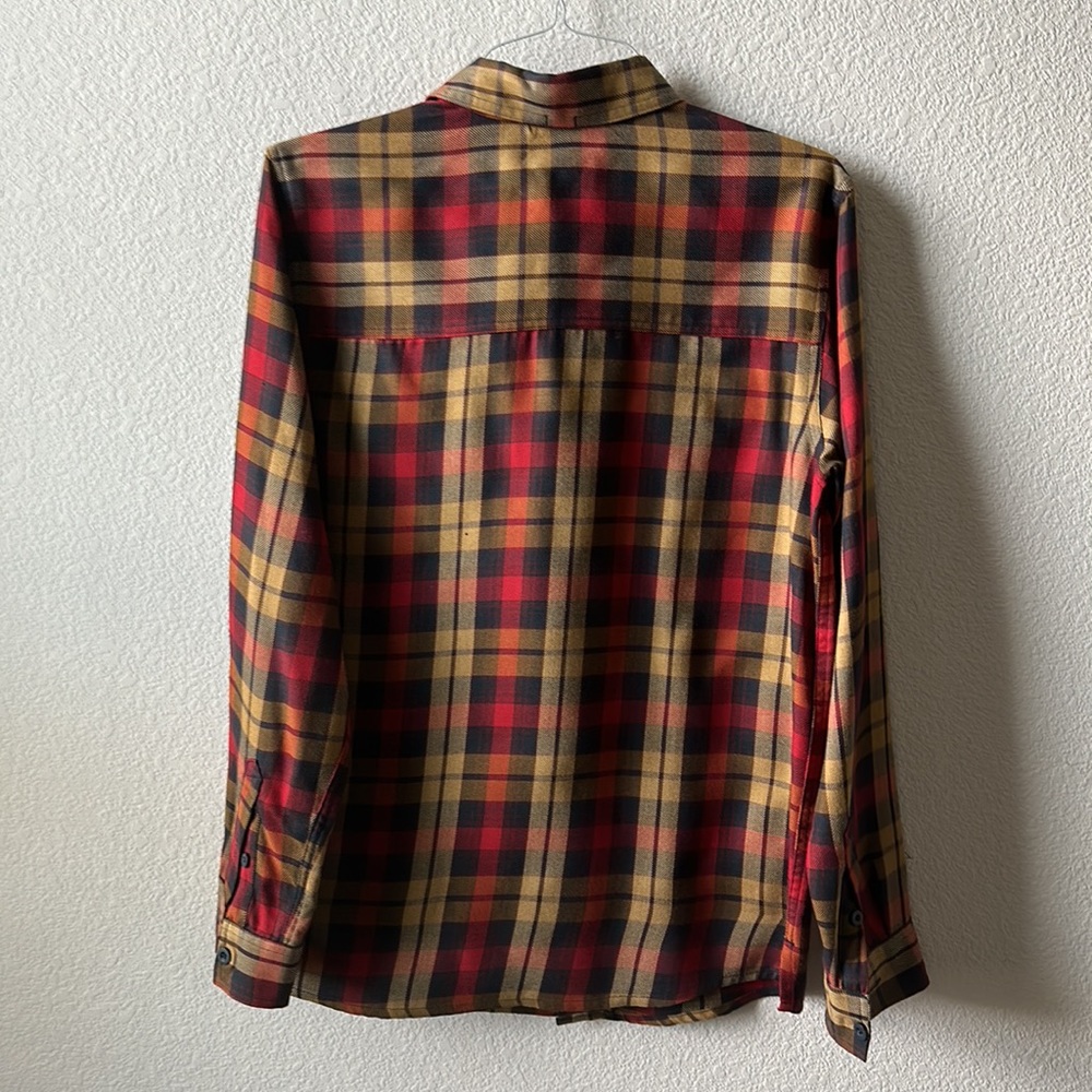 Mountain Hardwear Flannel Button Up - Picture 3 of 3